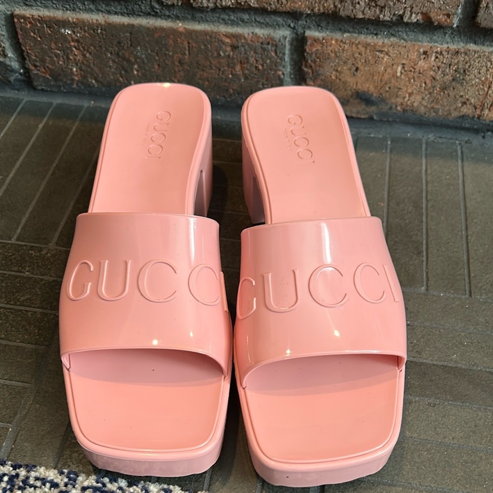 Gucci pink sandals - pale pink “wild rose”